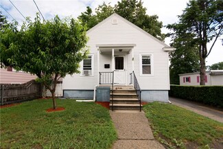 77 Hillcrest Ave, Pawtucket, RI 02860