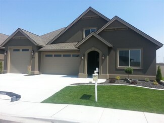 2446 Woods Dr, Richland, WA 99352
