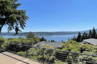2820 169th Ave SE, Bellevue, WA 98008