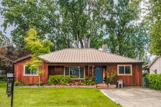 140 Clover Ln, Medford, OR 97501