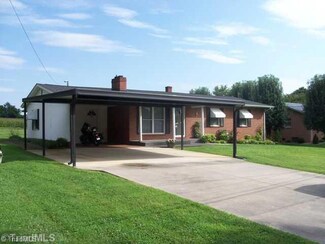 113 Freeman St, Dobson, NC 27017