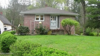 1469 Schodack Valley Rd, Castleton On Hudson, NY 12033