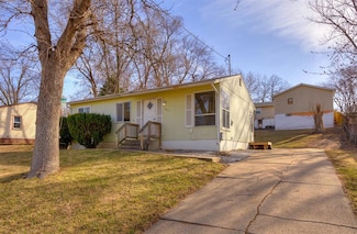 4211 SE 10th St, Des Moines, IA 50315