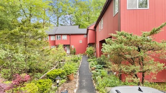 9 Lower Commons Unit 9, Woodbury, CT 06798
