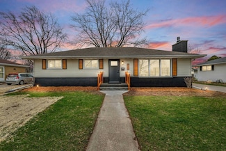 621 11th St, Menasha, WI 54952