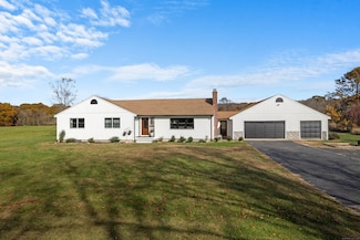 30 Burton Rd, Jewett City, CT 06351