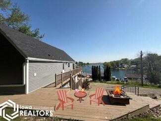 2160 S Lake Shore Dr, Brooklyn, IA 52211