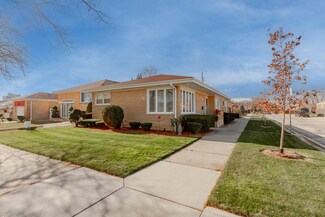 4956 N Mont Clare Ave, Chicago, IL 60656