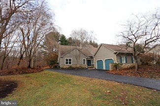 658 Hidden Pond Ln, Huntingdon Valley, PA 19006