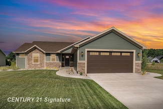 4664 N West View Dr, Bay City, MI 48706