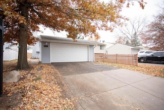 7841 Rimbley Rd, Woodbury, MN 55125