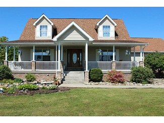 217 S Tower Rd, Fombell, PA 16123