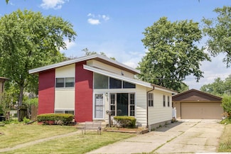 720 W Terrace St, Villa Park, IL 60181