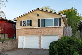 1652 Pacific St, Saint Paul, MN 55106