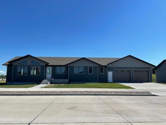 107 11th Ave NW, Watford City, ND 58854