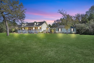 454 Long Branch Rd, Bellville, TX 77418