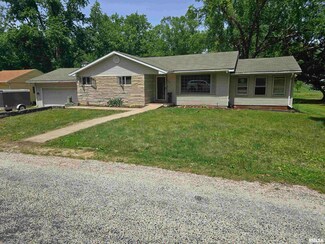 521 E Grant St, Virginia, IL 62691