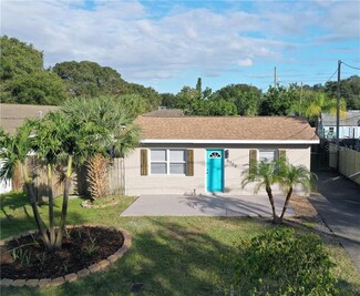5703 60th Way N, Saint Petersburg, FL 33709