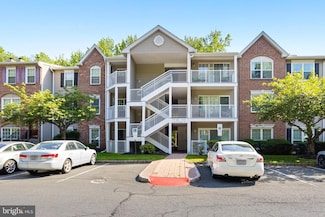 8 Cheverny Ct Unit F2, Trenton, NJ 08619