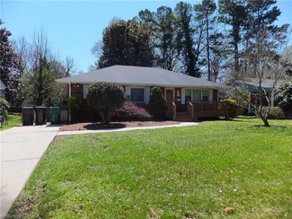 631 W Westwood Ave, High Point, NC 27262