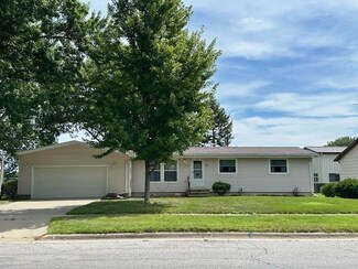 1702 N Grand Ave, Charles City, IA 50616