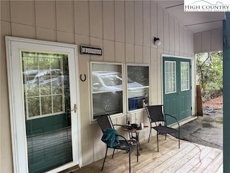 225 Pine Valley Rd, Newland, NC 28657