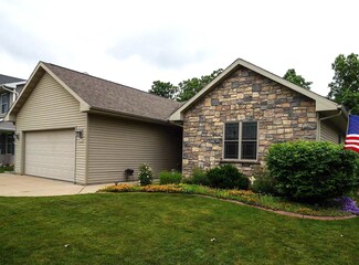 3270 Mockingbird Way, Oshkosh, WI 54904