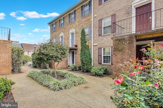 931 S Rolfe St Unit 1, Arlington, VA 22204