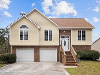 414 Whirlaway Blvd, Sneads Ferry, NC 28460