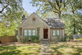 901 Olive St, Florence, AL 35630