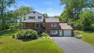 6 Hodgkiss Dr, Mc Kees Rocks, PA 15136