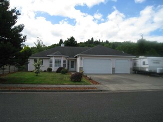 106 Radcliffe Rd, Kelso, WA 98626
