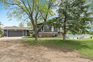 5836 Killdeer Ln, Viola, KS 67149