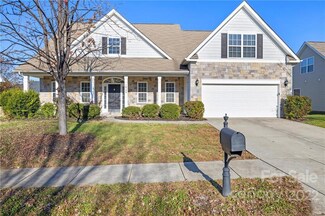 10128 Halkirk Manor Ln, Charlotte, NC 28278