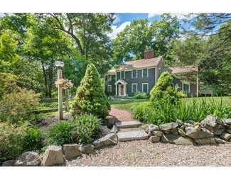 29 Crooked Pond Dr, Boxford, MA 01921