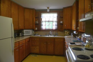 76 Groton Rd, Hebron, NH 03241