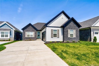 1607 Greenbrier Pointe, Henryville, IN 47126
