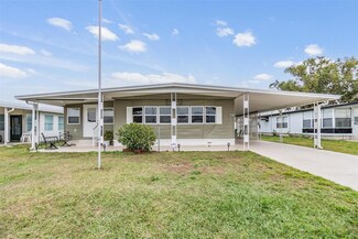 5322 Comanche St, Zephyrhills, FL 33542