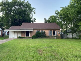 413 E High St, Wills Point, TX 75169