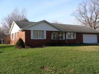 318 N Benton St, Goodland, IN 47948