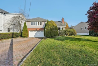 808 Wolfs Ln, Pelham, NY 10803