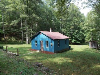 749 River Rd, Hillsville, VA 24343