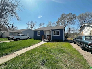 2213 Geneva St, Sioux City, IA 51103