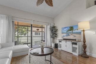 12 Via de Casas Sur Unit 203, Boynton Beach, FL 33426