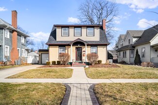 1037 Garfield Ave, Aurora, IL 60506