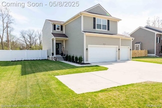 2512 E Maple Rd, Troy, MI 48083