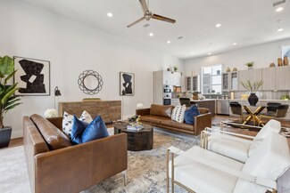 381 E Greenbriar Ln Unit 705, Dallas, TX 75203
