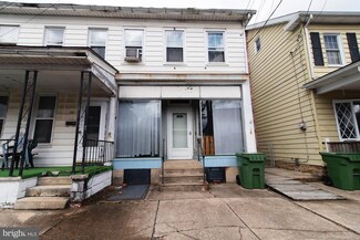 39 E Pottsville St, Pine Grove, PA 17963
