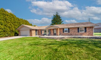 2016 E 49th St, Anderson, IN 46013