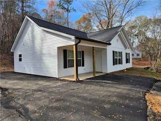 1405 Burnt Stand Rd, Dawsonville, GA 30534